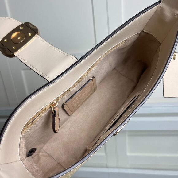 Coach Women's Underarm Bag - Picture 5 of 9